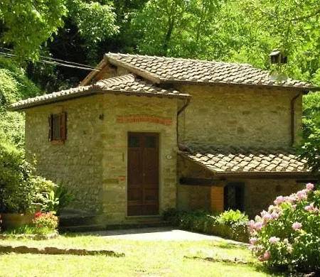 Sleeps 4 *